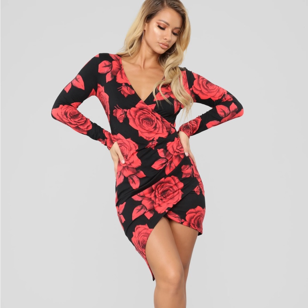 Gorgeous fashion nova rose print long sleeve dress Roses in the Night
